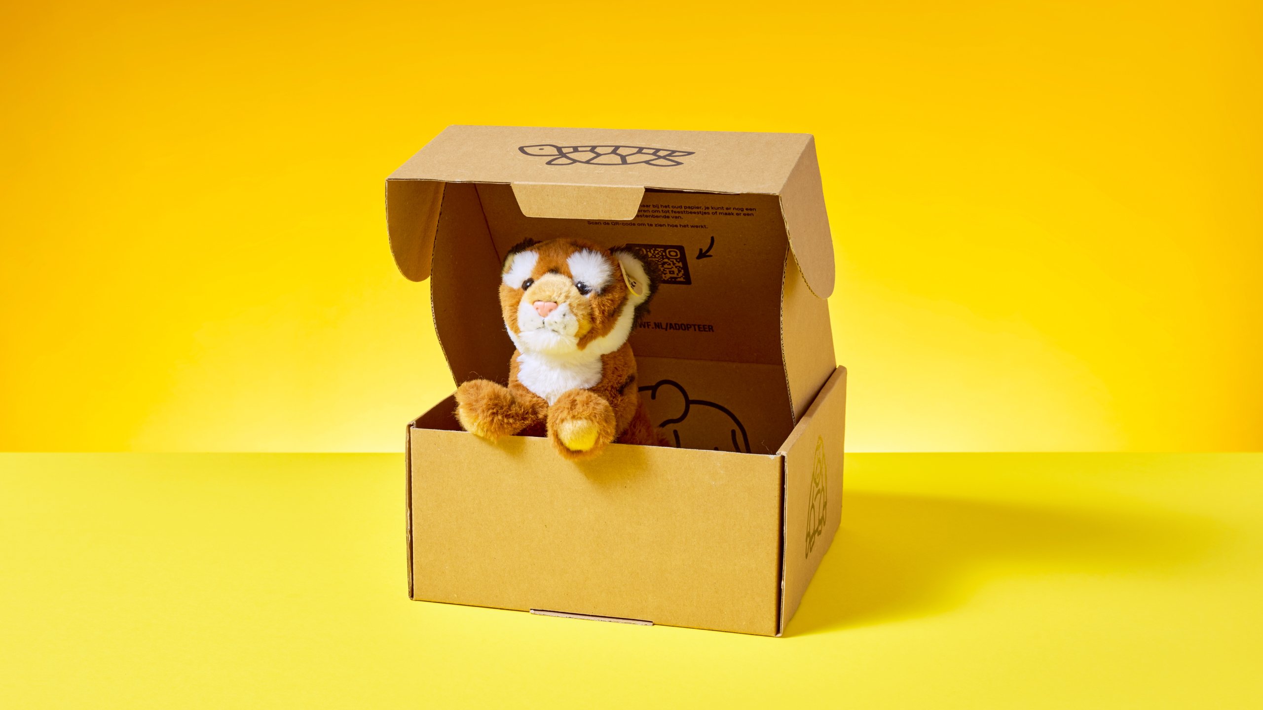 Knuffel tijger met doos 02.jpg