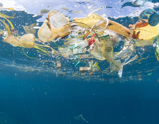 Plastic in de zee